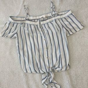 Beceel || off shoulder top || size S